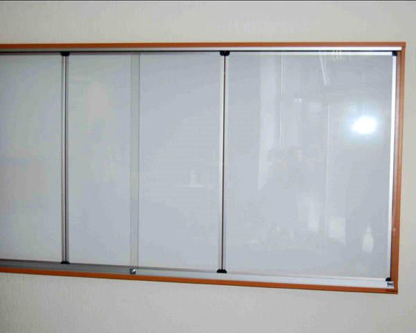Präsentation / Information Schaukasten, zur Wandbefestigung Acrylglas-Schwingtüren oder