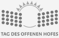 Deshalb bietet die Deutsche LandFrauenverband (dlv) nochmals eine weiße Latzschürze mit farbigem Logo, das eingestickt ist, an.