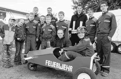 Der schnellste Fireflitzer kam von der Jugendfeuerwehr Dölbau, und siegte beim anschließenden Rennen klar, gesteuert von Sebastian Schmidt, in beiden Altersklassen.