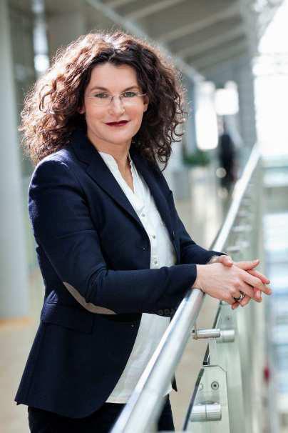 Lebenslauf: Tina Müller Ausgeübter Beruf Tina Müller Chief Marketing Officer Frankfurt am Main Geburtsdatum 10.09.