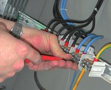 Netzwerktechnik Wir installieren Datennetze mit Lichtwellen- und Kupferleitern von