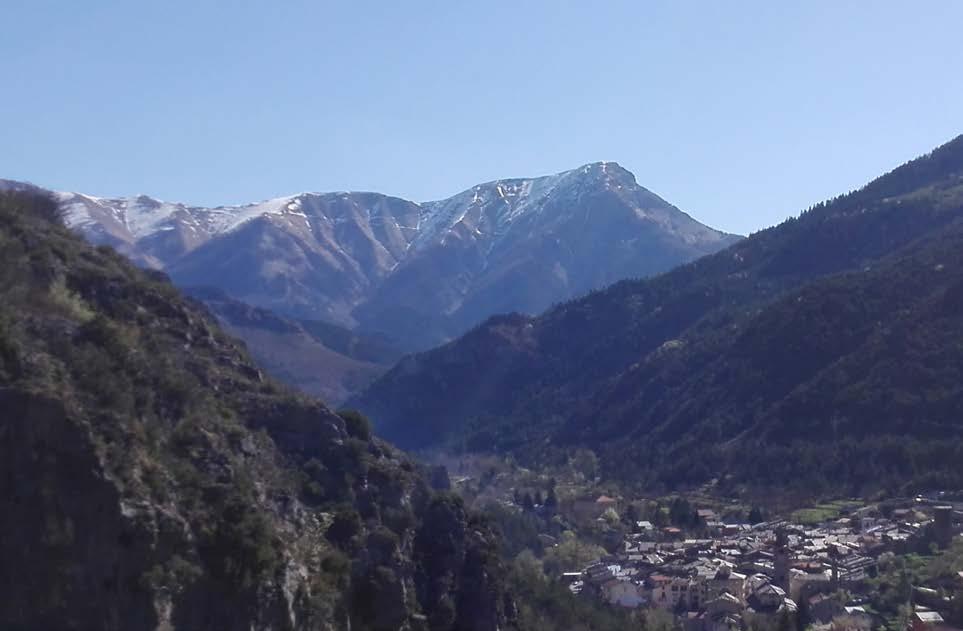 Tourenbericht Tourenbericht Im vergangenen Frühjahr habe ich mit dem Mountainbike das abwechslungsreiche Land zwischen Italien und Südfrankreich durchquert, die Ligurischen Alpen und die Seealpen und