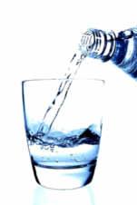 Wallerfangen - 19 - Ausgabe 31/2014 Gesunde Getränke Als Durstlöcher bestens geeignet - Mineralwasser Gerade zur jetzigen Jahreszeit stellen sich viele die Frage: Was soll ich trinken? Und wieviel?
