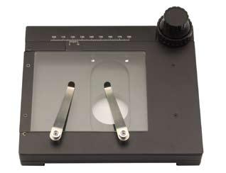 Positionierungstisch mit mikrometrischen Schrauben, Manuell, 185X145; 25x25mm X/Y-Bewegung; Auflösung der mikrometrischen Schrauben 0.01mm M.A.D.