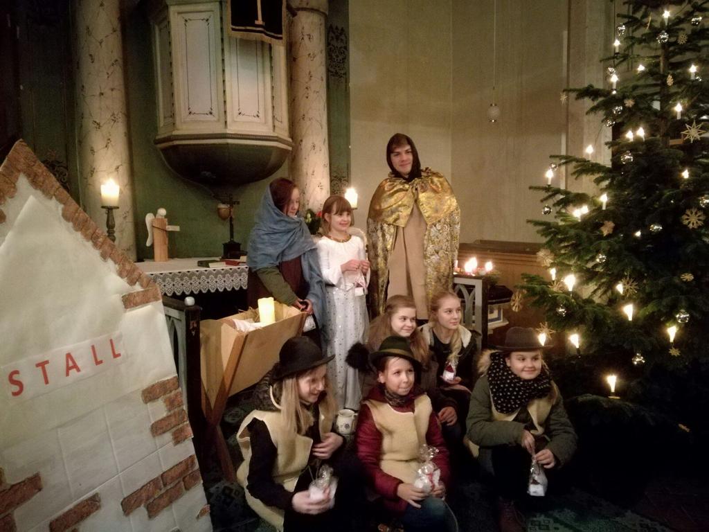 RÜCKBLICK Alle Jahre wieder, Weihnachten in der Drewitzer Dorfkirche Es gibt Ihn noch, diesen einen besonderen Abend im Jahr.