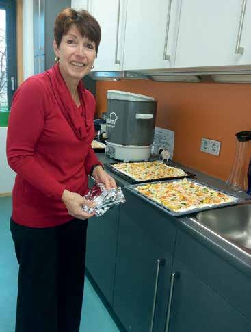 Mensch und Welt Kultur des Essens 140 Rund um den Knödel mit Erika Arndt, Ernährungsberaterin (sgd) In Deutschland gibt es wenige Menschen, die nicht wissen, was ein Knödel ist.