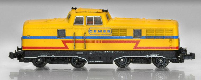 Modelle tragen die ursprüngliche gelbe Farbgebung des LIMÓN EXPRÉS (Zitronen-Express).