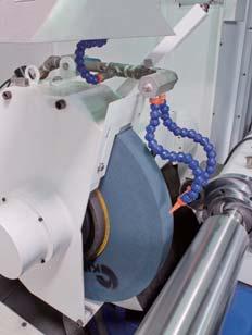 Der Reitstock ist durch ein Luftpolster leicht zu verschieben. Das CNC-Kontrollsystem in Kombination mit der PLC-Bedienoberfläche bietet zusätzlichen Komfort.