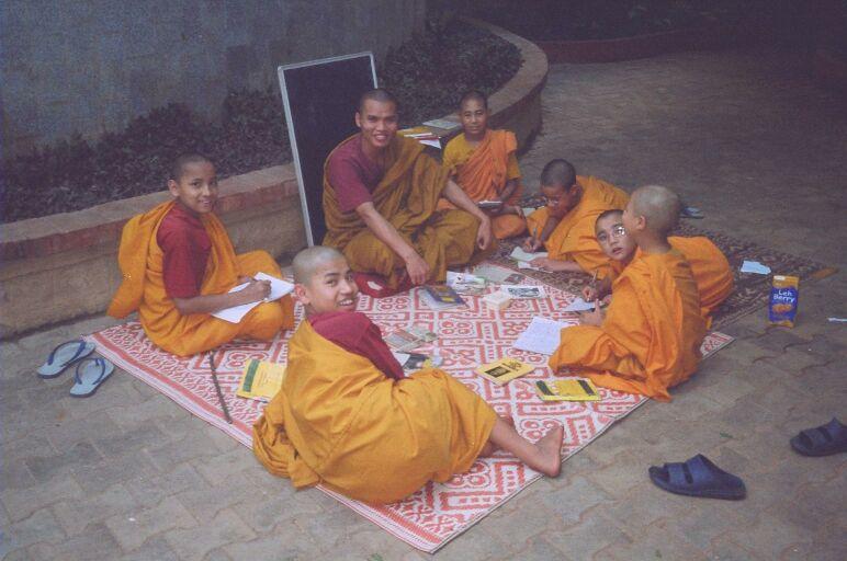 2.1(18a) Sangha heute Theravâda-Kloster in Bangalore /
