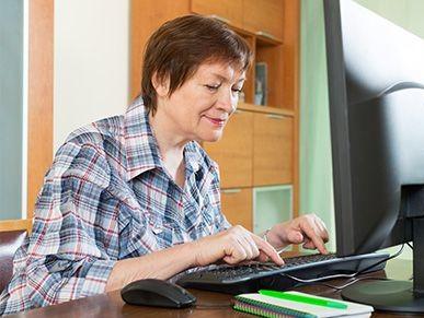 Herzlich Willkommen bei der AWO Pflegeund Seniorenberatung! kostenlose Online-Beratung Die Pflegestärkungsgesetze haben eine massive Veränderung der Rahmenbedingungen der Pflege bewirkt.