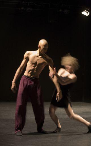 the clap Foto: Maciej Rusinek Musik: Choreographie: Tanz: Steve Reich Marc Spradling,