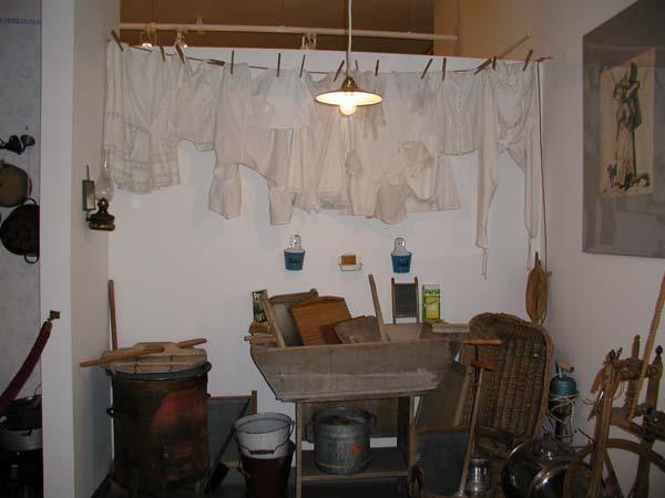 Das Wäschewaschen war vor 100 Jahren noch eine schwere Arbeit.