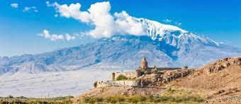 Nachdem Sie die kulturellen Schätze der Hauptstadt erkundet haben, genießen Sie die grandiose Landschaft Armeniens und besuchen
