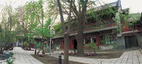 ursprünglich hieß er Guanglin-Tempel. Während der Sui- (581 618) und Tang-Dynastie war China vereinigt.