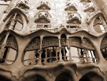 Antoni Gaudi,