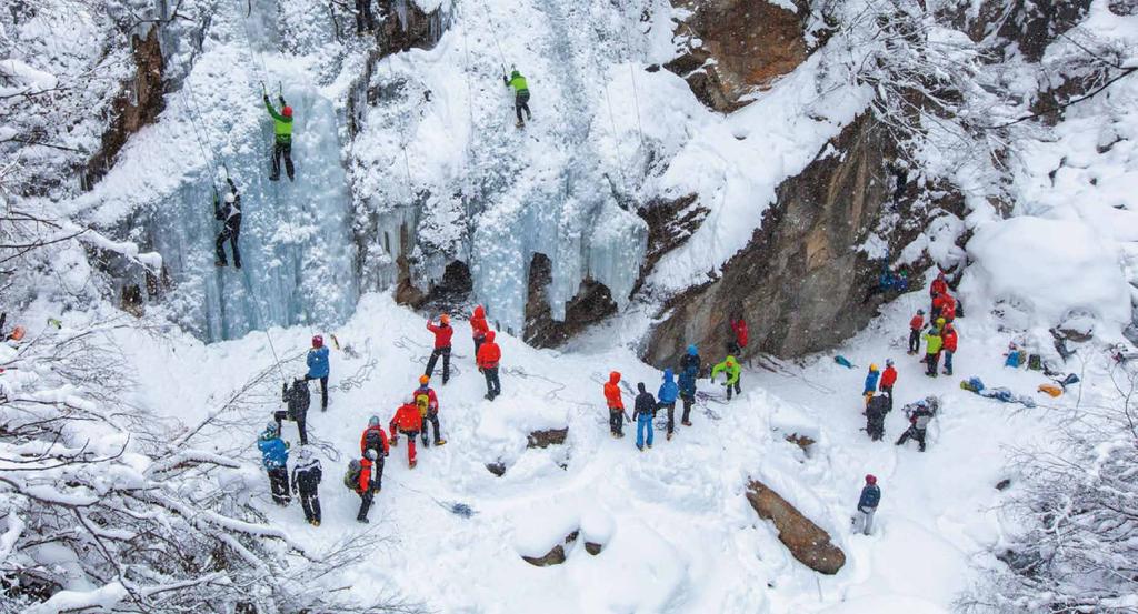 Eisklettern Im Bergwinter werden die Wasserwelten der Alpenregion zu Eiswelten. Zahlreiche Wasserfälle bieten Herausforderungen für Kletterer.