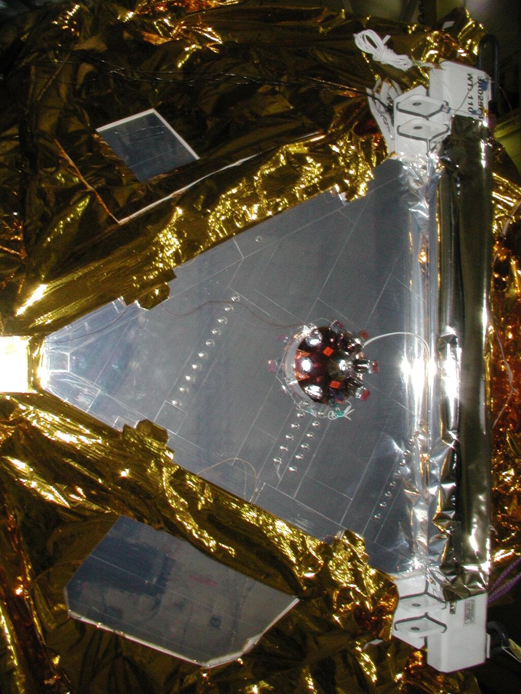 Gravity Probe-B (GPB): Retro Design - GPB Retros: 1 zentraler