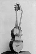 103 Petzvalom navrhnutý a skonštruovaný nový hudobný nástroj - hargogitara. Vychádza z prirodzeného tónového radu. Vo svojej teórii vychádza zo 7.