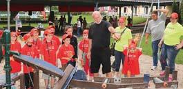 Initiative der Sparkasse Saarbrücken (Zweigstelle Quierschied) die erste Kinderolympiade. Über 50 Kinder folgten dem Aufruf und nahmen an der Kinderolympiade teil.