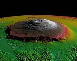 Die Oberfläche des Mars ist viel stärker zerklüftet als die der Erde. Zahlreiche Meteorite haben sie verformt. Heftige Stürme verwirbeln den rotbraunen, eisenoxidhaltigen Staub.