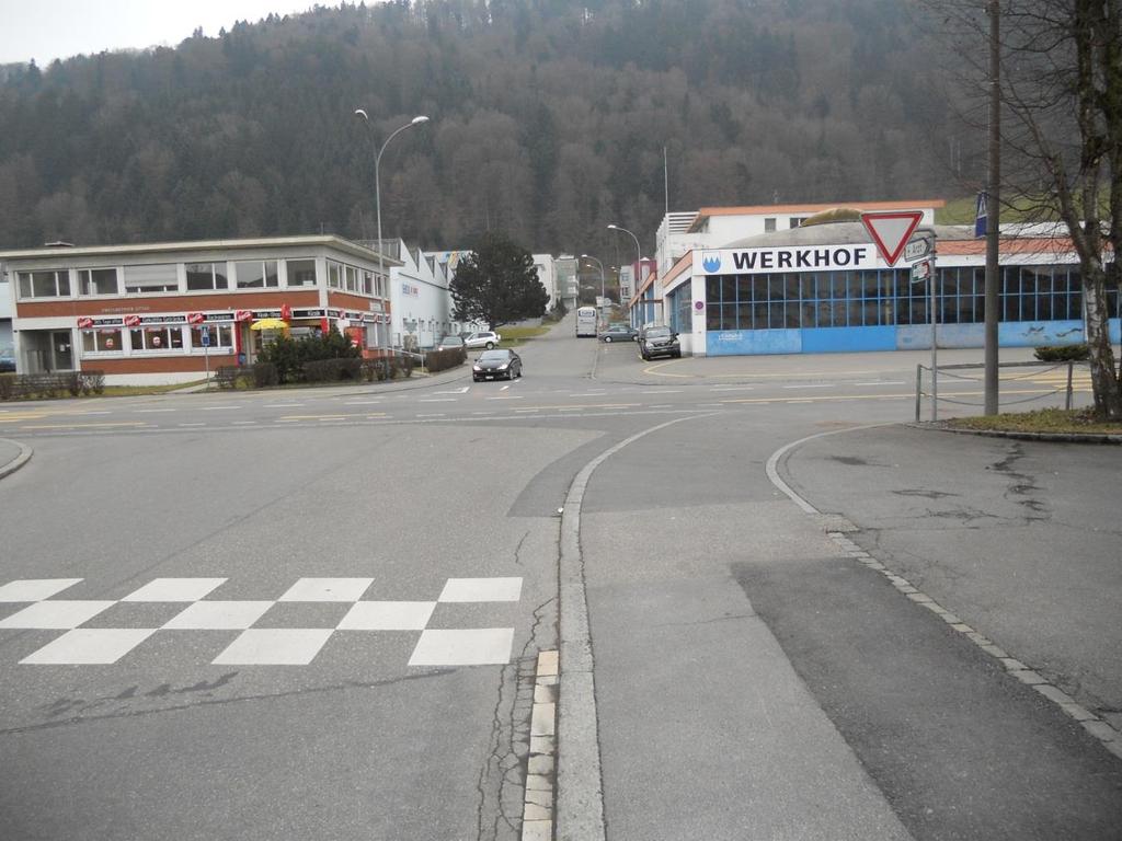 Rechtseinmünden Grubenstrasse - Luzernerstrasse 1.