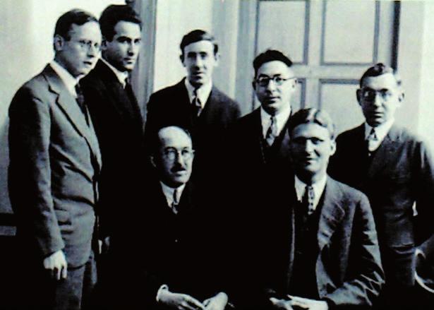 Abb. 5 Zu Sterns Arbeitsgruppe in Hamburg gehörten 1928 (v.l.) Friedrich Knauer, Otto Brill, Stern, Ronald Fraser, Isidor Rabi, John B. Taylor und Immanuel Estermann. muss.