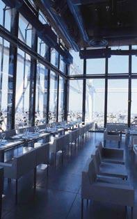 architektonik Amorphe Raumformen prägen das Restaurant im Centre Pompidou.
