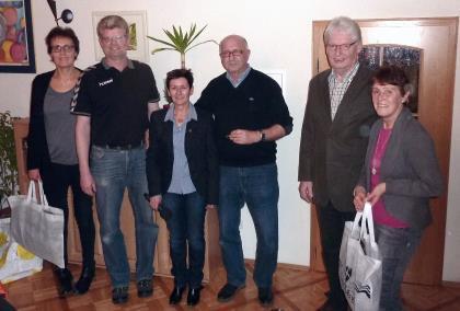 Jahreshauptversammlung Jahreshauptversammlung Gleichzeitig wurden die Partner von folgenden Personen mit einem kleinen Geschenk geehrt:. Vorsitzende Cornelia Göwel Ehemann Ulli Göwel,.