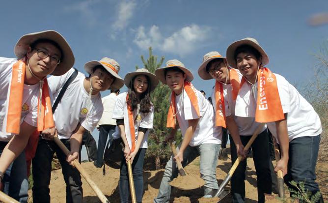 DIE "HANWHA SOLAR FOREST"-INITIATIVE In Kooperation mit der UN-Konvention zur Bekämpfung der Wüstenbildung stiftete die Hanwha Gruppe ein Solarkraftwerk für die Bereitstellung von Strom für eine 3.