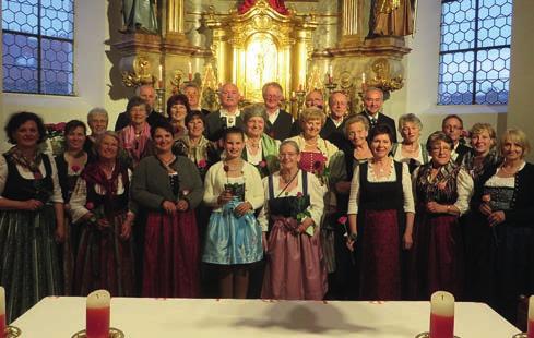 Seit September 2009 haben sich sechs Frauen des aufgelösten Chores aus Bruck-Alxing-Elkofen dem Moosacher Chor angeschlossen, dies sind: Maria Hutterer, Maria Pröbstl, Zenta Riedl, Beate Stürzer,