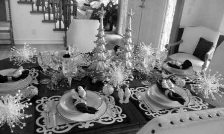 Black & White mit Farbtupfern im Ochsenstadl Sozialwerk lädt zur Mitarbeiterweihnachtsfeier Weil es letztes Jahr so schön war und das Echo der Gäste so positiv, lädt das Christliche Sozialwerk