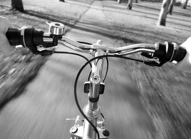 Radfahren Gemeinsam machen Sie sich auf zu einer Radtour. Sie entscheiden miteinander, wo Sie hin fahren möchten.