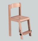 Stapelstuhl Stapelstuhl mit Formteilen, Sitzfläche und Rückenlehne ergonomisch geformt, Seitenteile aus massivem Buchenleimholz Art.-Nr.