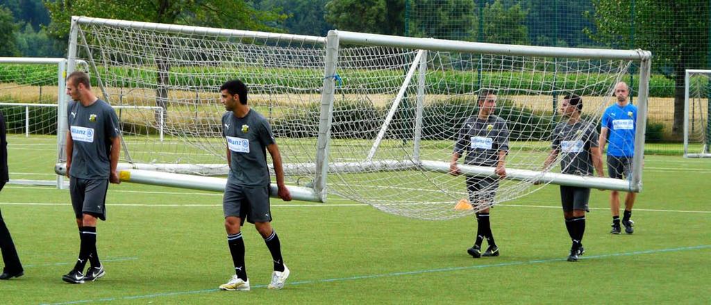 Saison 2009/2010 Editorial 3 HEIMSPIEL Samstag FSV 1926 FERNWALD RSV WÜRGES 08.08.2009 19:00 Uhr Saisonvorbereitung mit dem neuen Konditions- und Reha-Trainer Richard Fratz.