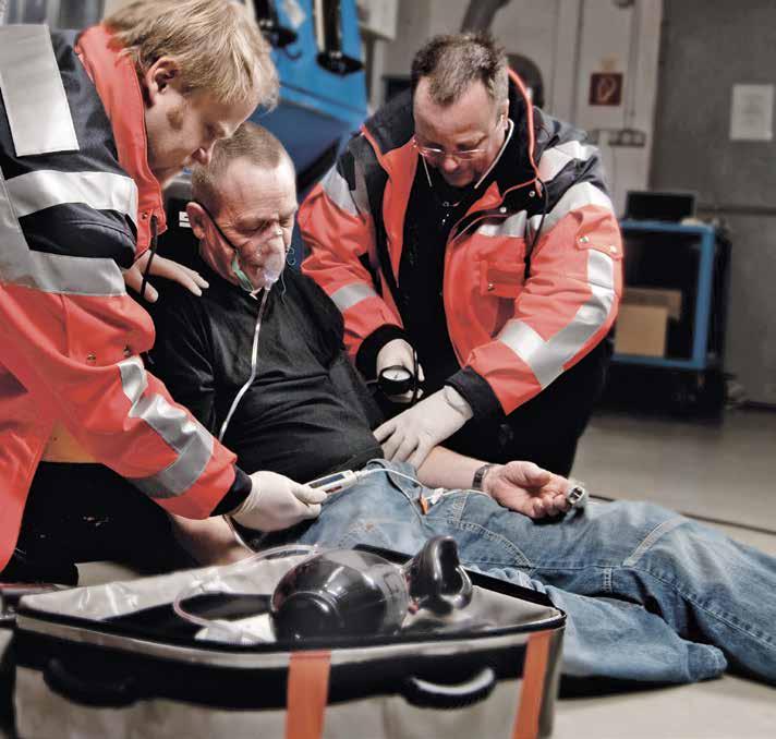 Notfallausrüstung nach DIN 13232:2011 Mit der DIN 13232 Notfallausrüstung steht dem Rettungspersonal eine Basisausstattung für die Vor-Ort-Erstversorgung von Notfallpatienten zur Verfügung.