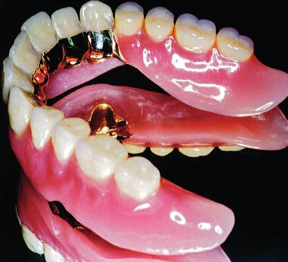 Die geplante Insertion der Implantate sollte ebenfalls in dieser Praxis für Mund-, Kiefer- und Gesichtschirurgie erfolgen.