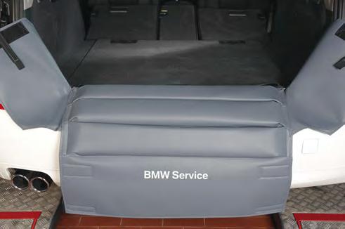 152 x 78 cm Gewicht: ca. 2,0 kg Laderaumkante Wandbügel BMW-Best.-Nr.