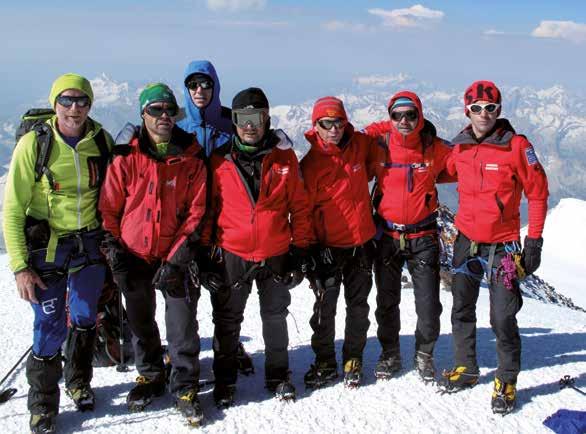 ELBRUS Zum höchsten Berg von Europa Elbrus 5.642 m Das Alpinteam des Alpenverein nahm den höchsten Berg von Europa in Angriff. Die Vorbereitung war sehr unterschiedlich, aber erfolgreich.