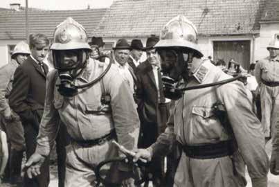 000 Male aufgerufen wurde dass das älteste und längst dienende Mitglied der Freiwilligen Feuerwehr Schrick Josef Hynek