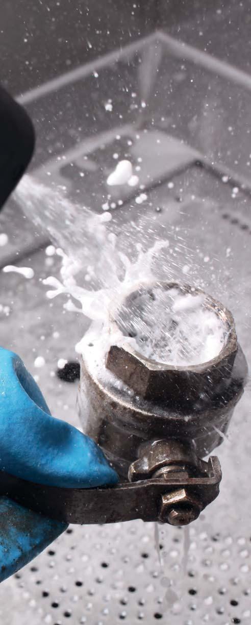 WASSERBASIERTE TEILEREINIGUNG Umweltfreundliche Reinigung