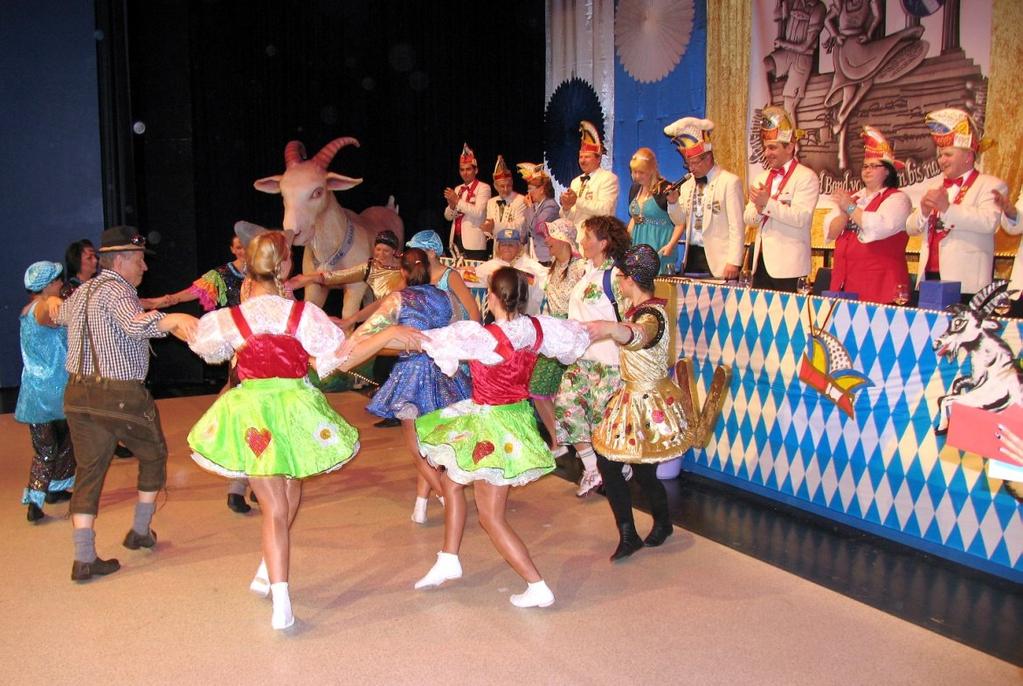 und obendrein mit der Showtanzgruppe in bayrischer Tracht einen Sirtaki zu tanzen.