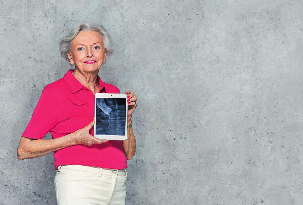 Angela Jaschke war 80, als bei ihr eine Aortenstenose diagnostiziert wurde. Ihre neue Herzklappe wurde minimalinvasiv per Katheter implantiert, wie bei jährlich 15.