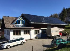 98 m2 Photovoltaik Aufdach 17 kwp 090 Doris Jud Vogt