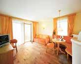60 m² Großzügig eingerichtete Suite mit separatem Schlafzimmer, Schrankraum, Wohnstube mit Sitzecke am Kachelofen, Ausziehcouch,