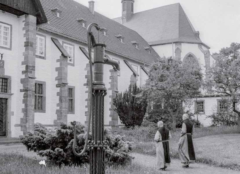 VORWORT Liebe Dürenerinnen und Dürener, liebe Gäste, wenn die Schweigenden Mönche in diesem Jahr das Kloster Mariawald verlassen, betrifft das nicht nur die Standortkommune Heimbach, sondern unsere