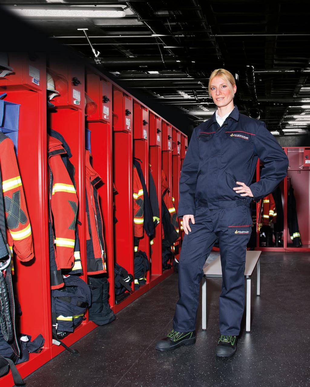 TESIMAX - Partner der Feuerwehren Station Wear Dienstkleidung von Tesimax Die neue Feuerwehrbekleidung aus dem Hause TESIMAX überzeugt durch Robustheit, Innovation und hervorragenden Tragekomfort -
