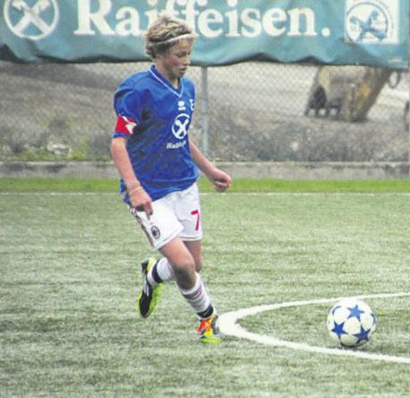 Der Grund: Der 15-Jährige absolvierte beim deutschen Profiklub Greuther Fürth ein Probetraining.