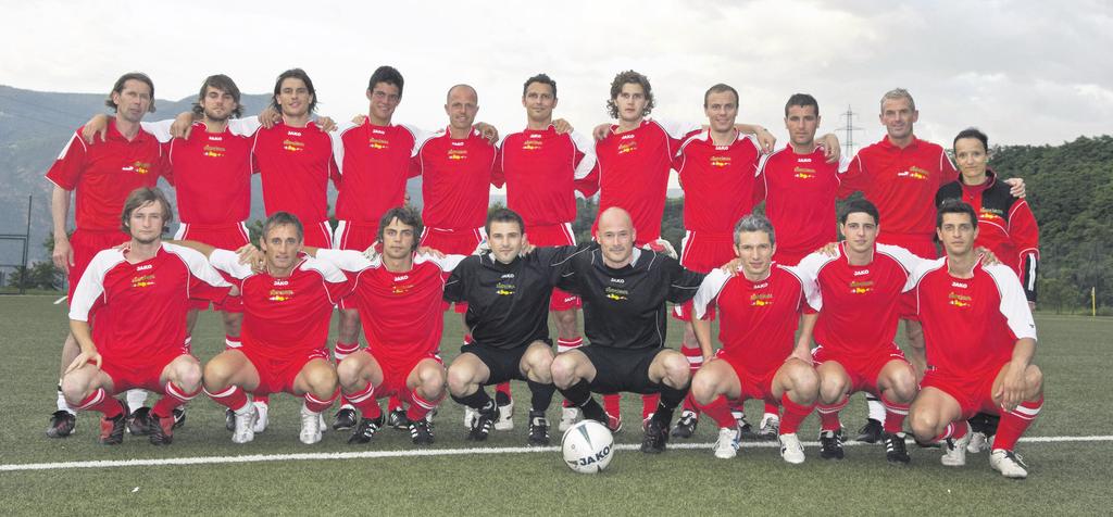 8 2008 gewann Gunther Staffler (hintere Reihe, 4. v. l.) mit der prominent besetzten Südtirol-Auswahl die Europeada. Wenn du den Fußball von früher mit heute vergleichst, ein Riesenunterschied?