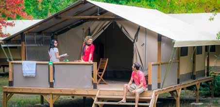 der Unterkunft: 1 Jahr Safari Lodge - 4/5 Personen - 34,50 m² Unterkunft ohne Bad/WC und ohne Wasseranschluss bis 26/05 Vom 26/05 bis 30/06 Vom 30/06 bis 14/07 PREISE PRO