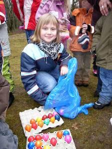 Kollick & Neumann Lemm GmbH verschneite Ostereiersuche Bei frostigen 0 Grad und leichtem Schneegestöber wagte sich der DLRG-Osterhase doch noch am Samstag den 22.03.2008 in die Friedrichsfelder Heide.